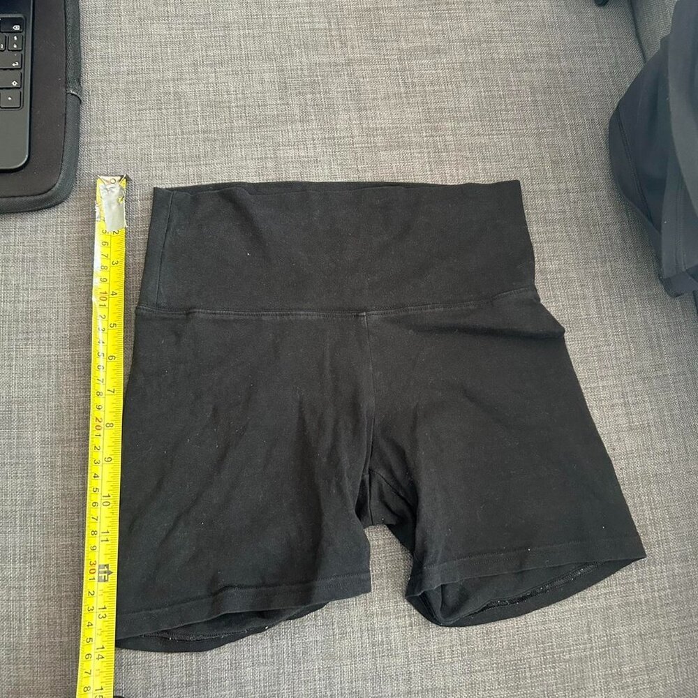 Aritzia TNA Biker Shorts